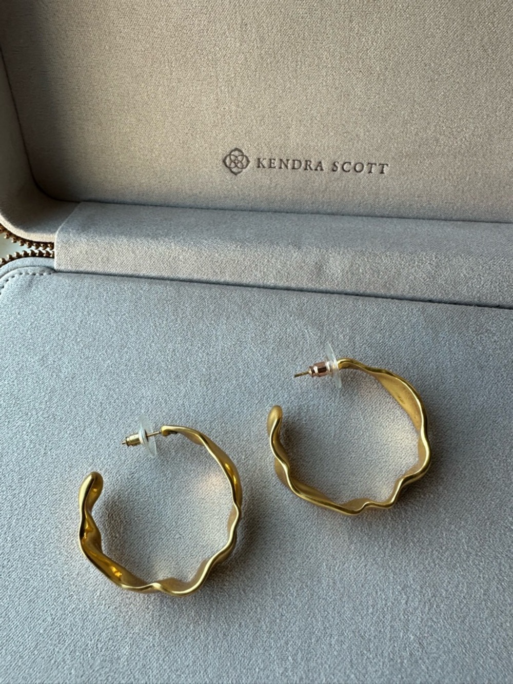 Kendra Scott Vintage Gold Wavy Hoop Earrings